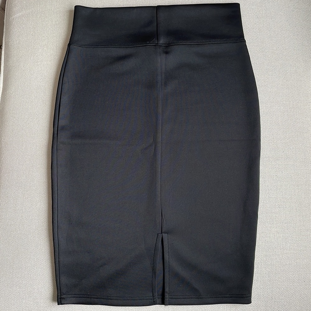 Another Story Mini Pencil Skirt. Size M.
